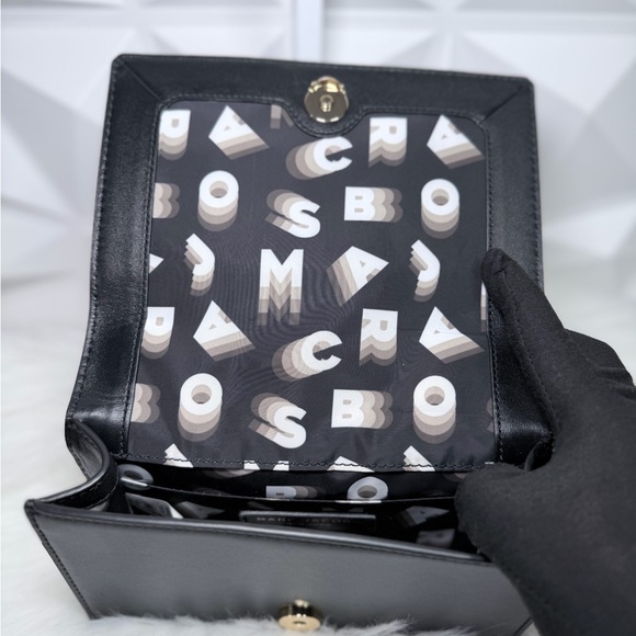 🌸Marc Jacobs Black and Gold Crossbody Bag 🌷 - Picture 7 of 13